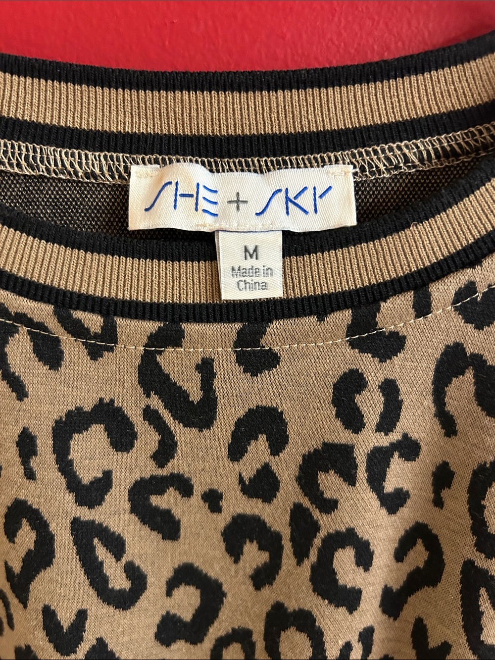 She + Sky boutique Leopard Print Peplum sweater Top - Tan & Black size medium - Picture 2 of 6